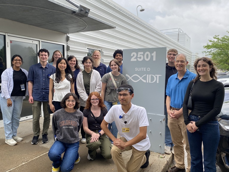 SU25 REU students visit IDT R&D