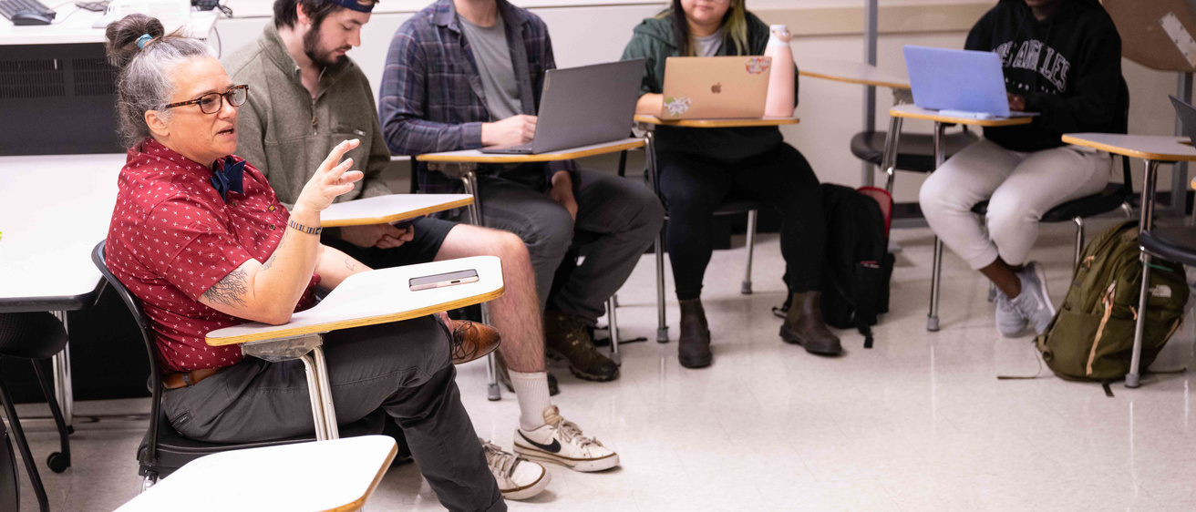 Bren Linley and class image teaches Leading from the Margins class #2